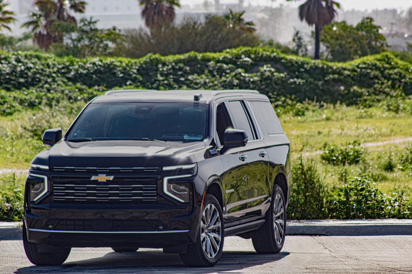 Private black SUV shuttle used for Los Cabos airport transfers